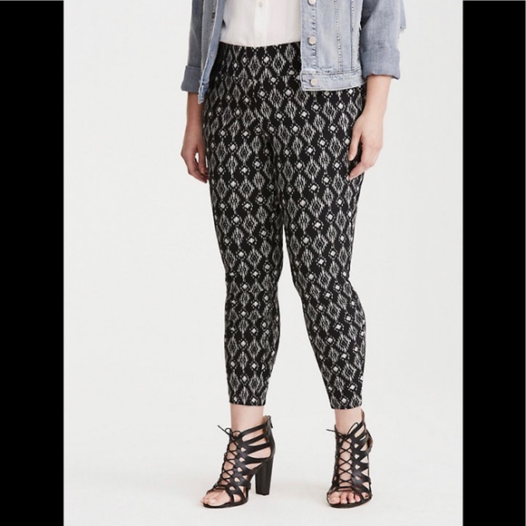 Torrid Cropped Ikat Print Pixie Pant - Picture 2 of 8
